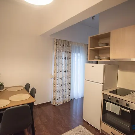 Explore Greece From Lovely Centre Apartment Chalkida